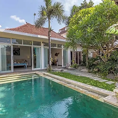 Private 3 Bedrooms Enclosed Villa With Pool