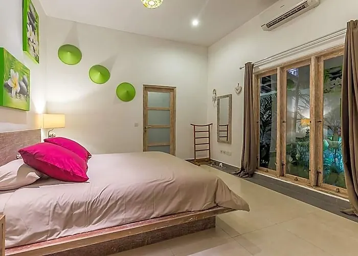 Private 3 Bedrooms Enclosed With Pool * Seminyak (Bali)