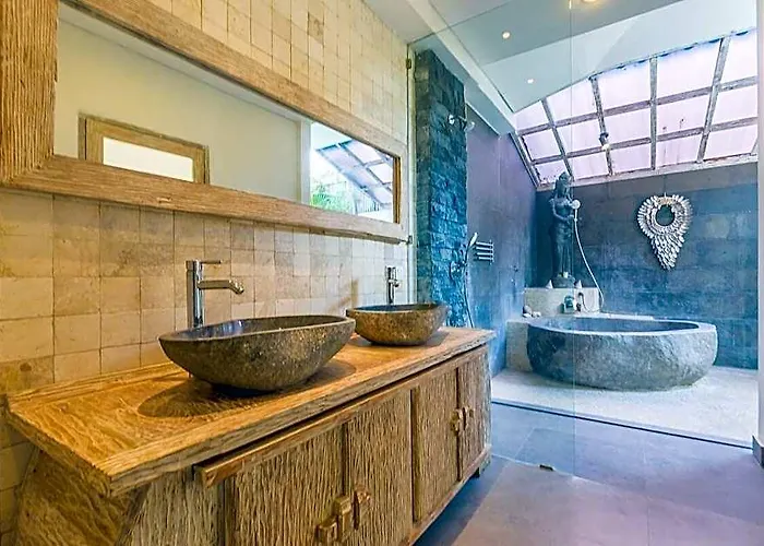 Villa Private 3 Bedrooms Enclosed With Pool Seminyak (Bali)