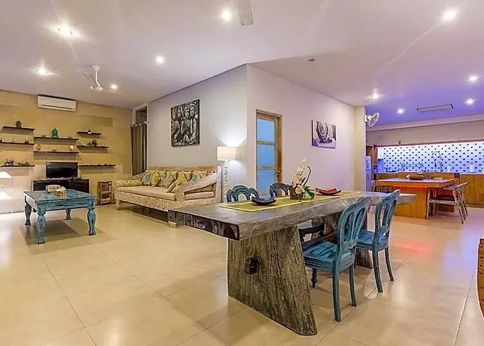 Villa Private 3 Bedrooms Enclosed With Pool Seminyak (Bali)