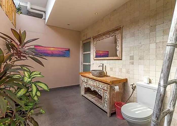 Private 3 Bedrooms Enclosed With Pool * Seminyak (Bali)